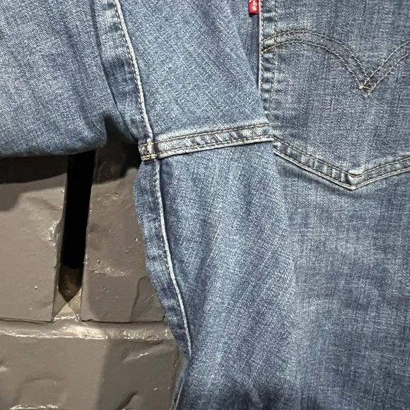 Levi's Women's Distressed boyfriend Blue Jeans - Picture 4 of 5